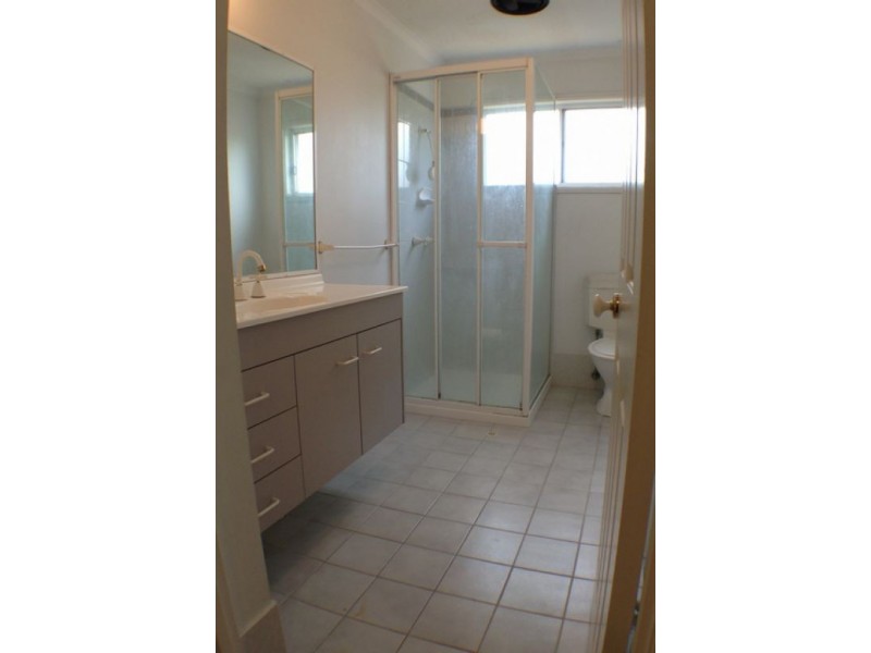 1/1 Abel Smith Crescent, Mount Ommaney QLD 4074