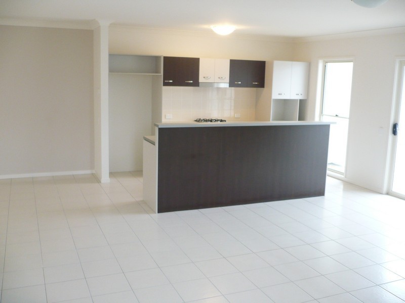 1 Fairway Court, Mount Ommaney QLD 4074