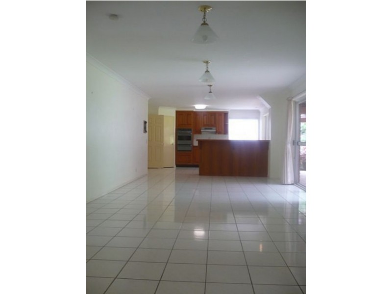 8 Baikal Place, Westlake QLD 4074