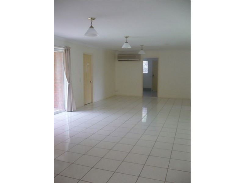 8 Baikal Place, Westlake QLD 4074