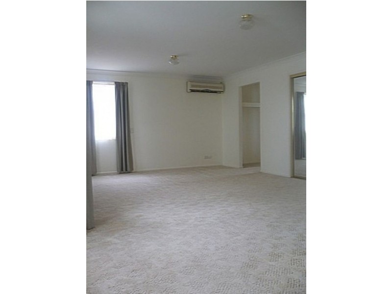 8 Baikal Place, Westlake QLD 4074