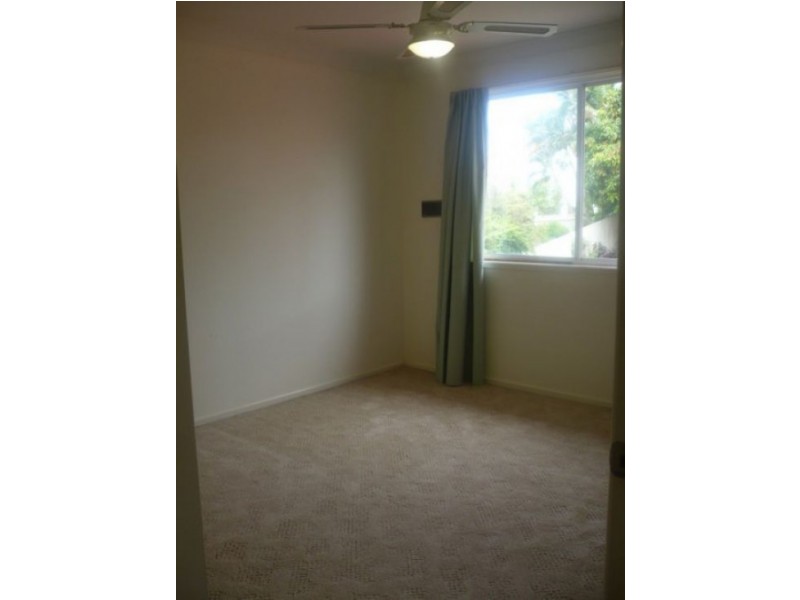 8 Baikal Place, Westlake QLD 4074