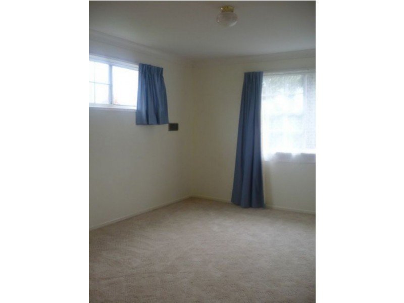 8 Baikal Place, Westlake QLD 4074