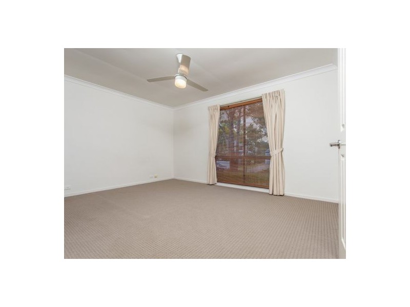 8 Carnegie Street, Westlake QLD 4074