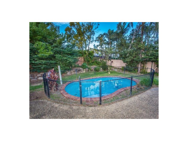 8 Carnegie Street, Westlake QLD 4074