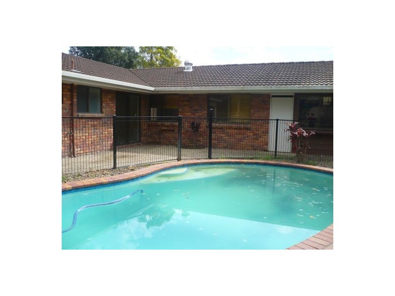 8 Carnegie Street, Westlake QLD 4074