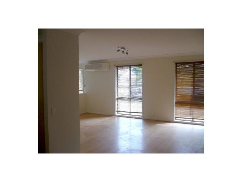 8 Carnegie Street, Westlake QLD 4074