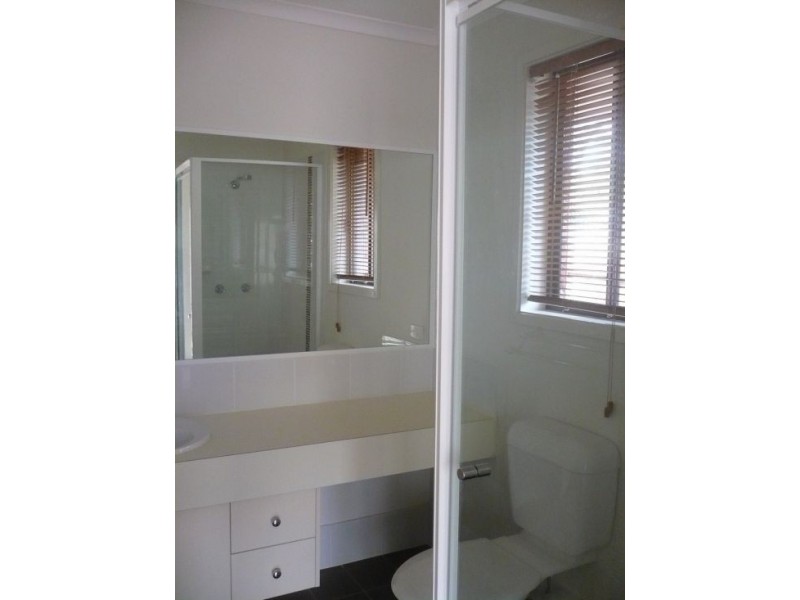 8 Carnegie Street, Westlake QLD 4074