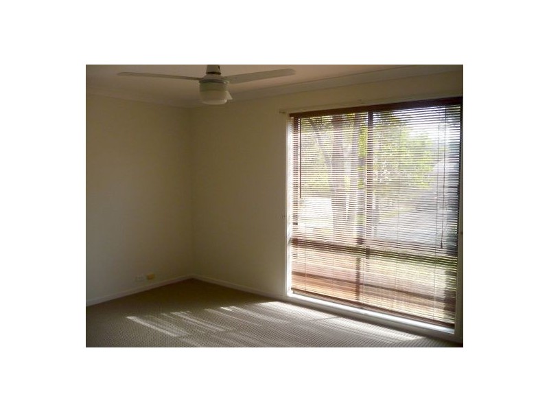 8 Carnegie Street, Westlake QLD 4074