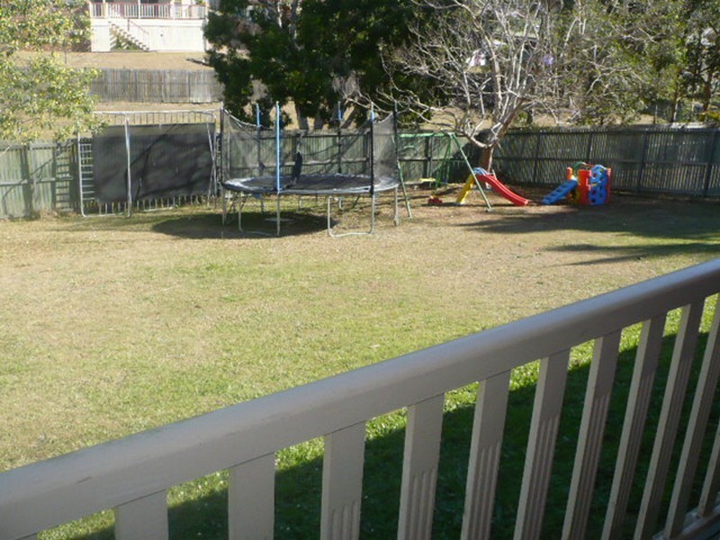 75 Fremont St, Seventeen Mile Rocks QLD 4073