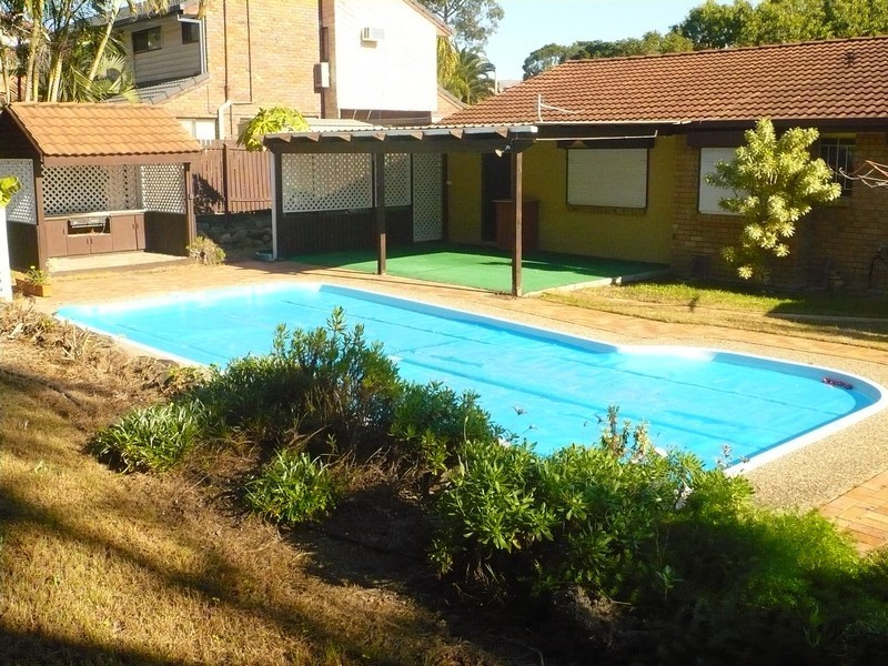 17 Pallert Street, Middle Park QLD 4074