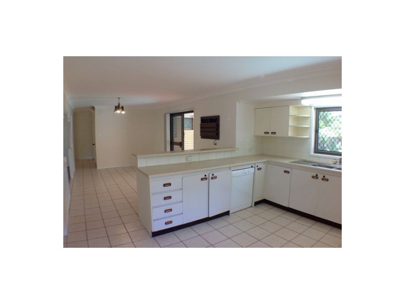 16 Andros Street, Chapel Hill QLD 4069