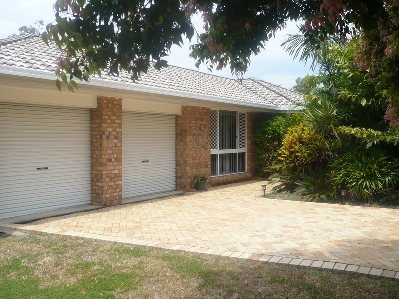 17 Crestwood Drive, Camira QLD 4300