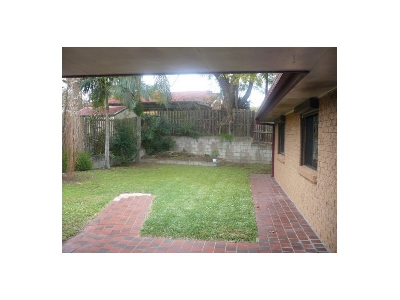 42 Langlo Street, Riverhills QLD 4074