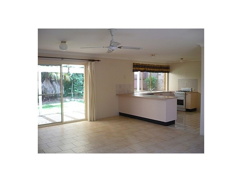 4 Conifer Place, Forest Lake QLD 4078