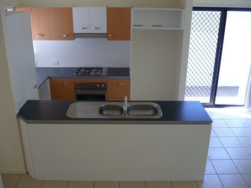 74 Greenway Cct, Mount Ommaney QLD 4074