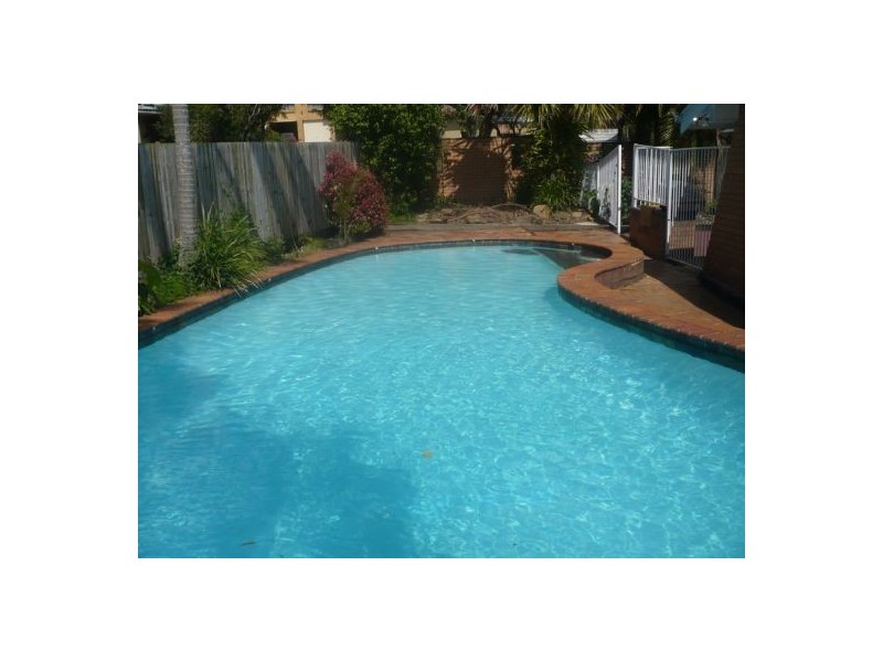 4 Reef Close, Jamboree Heights QLD 4074