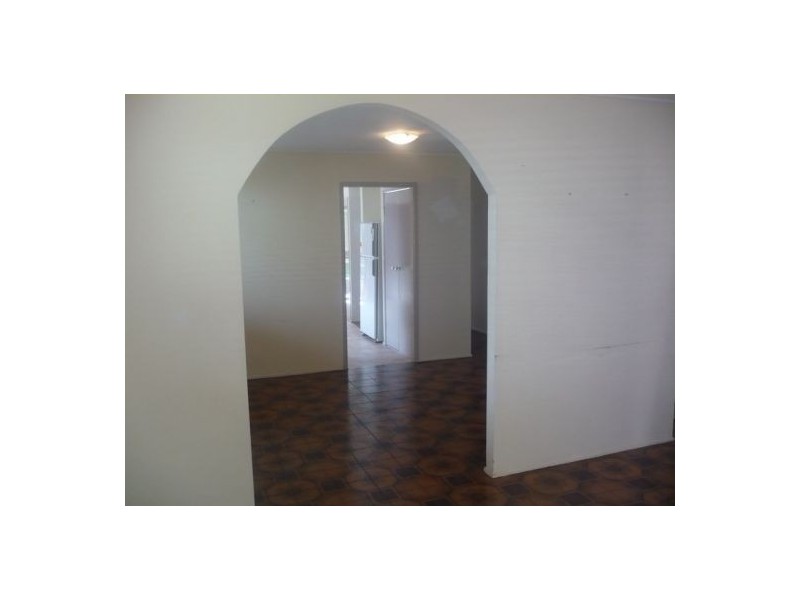 4 Reef Close, Jamboree Heights QLD 4074