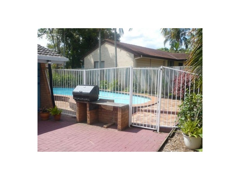 4 Reef Close, Jamboree Heights QLD 4074