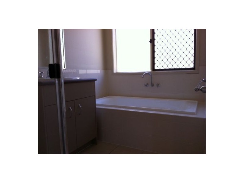 8 Rothburn Street, Doolandella QLD 4077