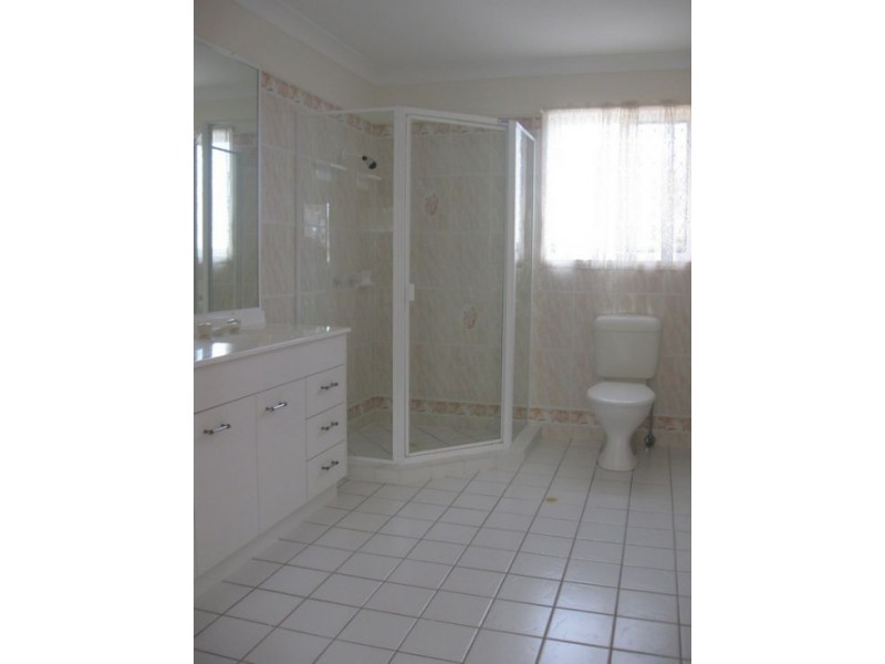 33 Vakuta Street, Fig Tree Pocket QLD 4069