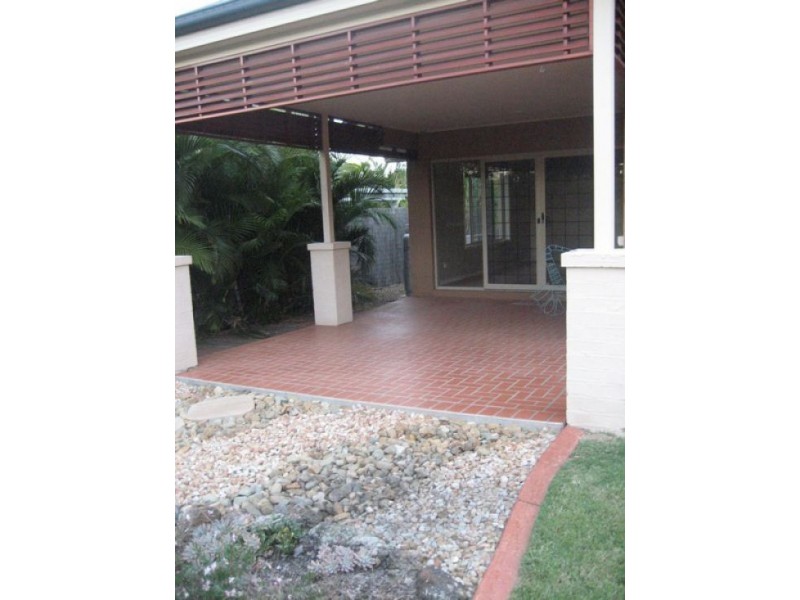 12 Lakeside Circuit, Sinnamon Park QLD 4073