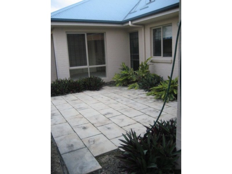 12 Lakeside Circuit, Sinnamon Park QLD 4073