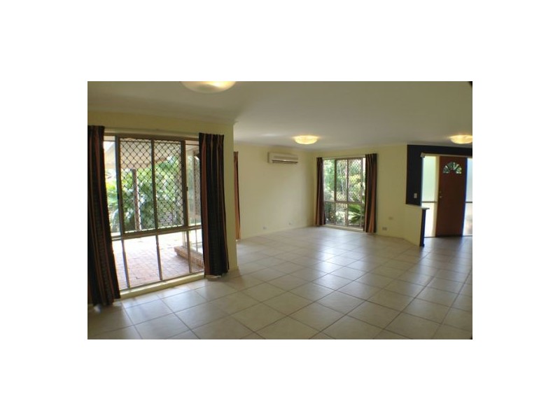 12 Avondale Road, Sinnamon Park QLD 4073