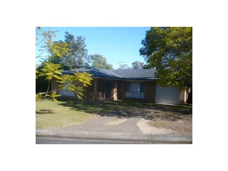 4 Apunya Street, Riverhills QLD 4074