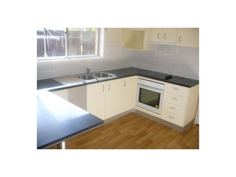 4 Apunya Street, Riverhills QLD 4074