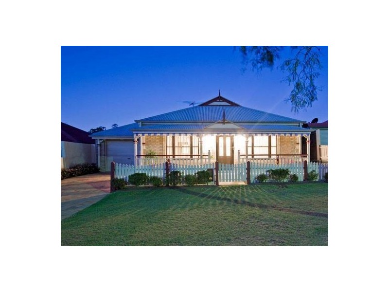 4 Goldeneye Pl, Forest Lake QLD 4078