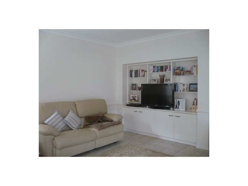 4 Goldeneye Pl, Forest Lake QLD 4078