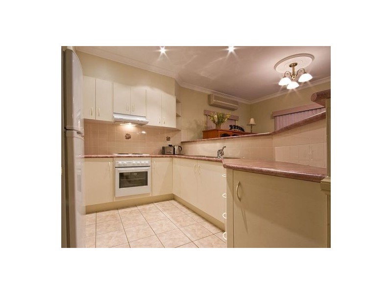 4 Goldeneye Pl, Forest Lake QLD 4078