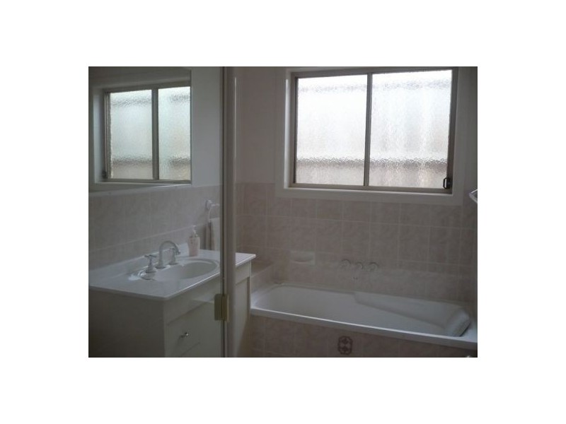 4 Goldeneye Pl, Forest Lake QLD 4078