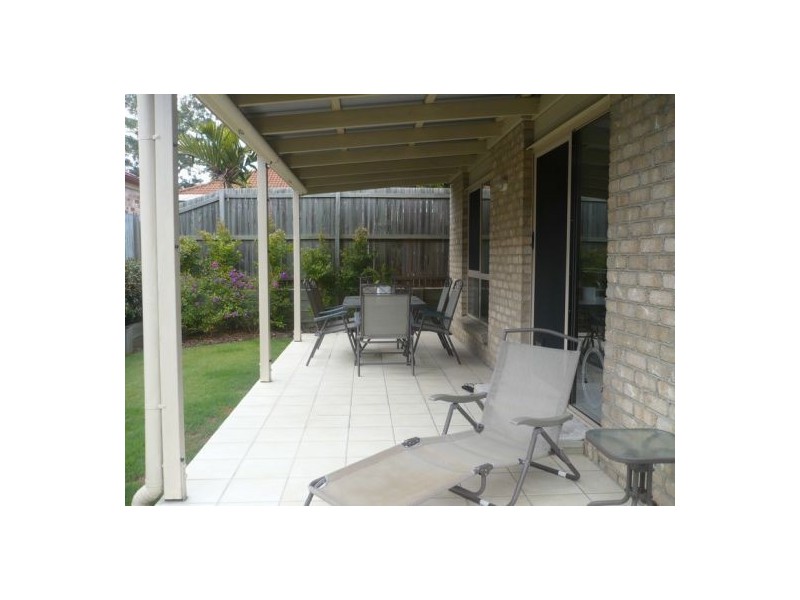 4 Goldeneye Pl, Forest Lake QLD 4078