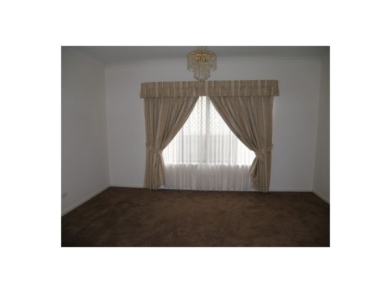 69 Edenbrooke Drive, Sinnamon Park QLD 4073