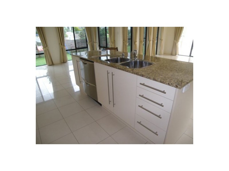 69 Edenbrooke Drive, Sinnamon Park QLD 4073