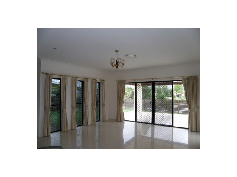 69 Edenbrooke Drive, Sinnamon Park QLD 4073