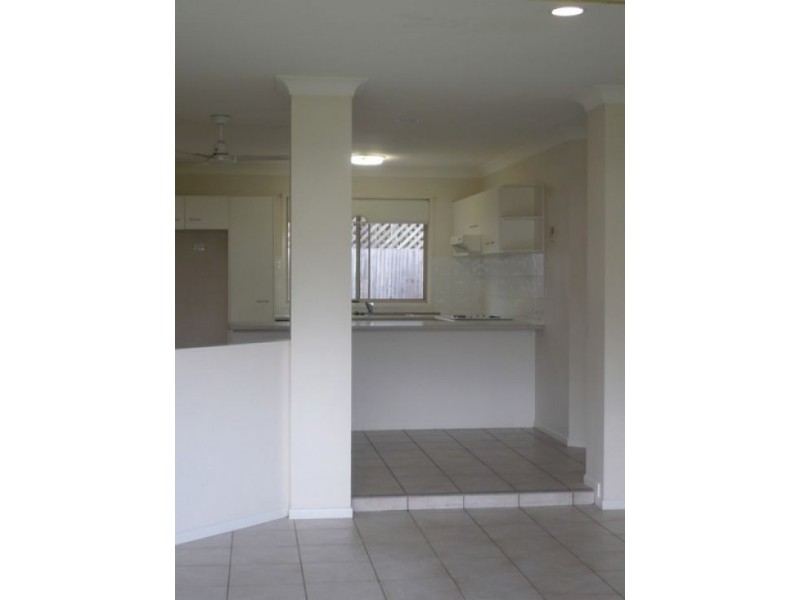 16 Derwent Place, Riverhills QLD 4074