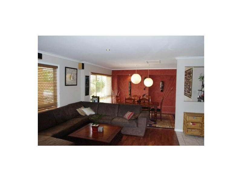 1 Vanessa Court, Camira QLD 4300