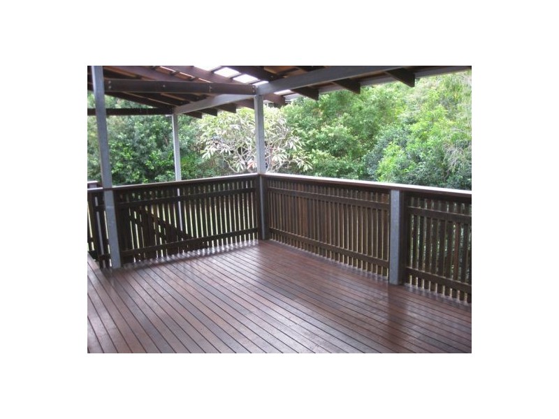 2 Praeger Street, Chapel Hill QLD 4069