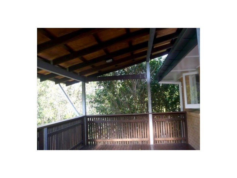 2 Praeger Street, Chapel Hill QLD 4069