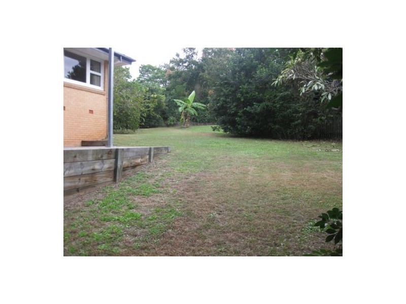 2 Praeger Street, Chapel Hill QLD 4069