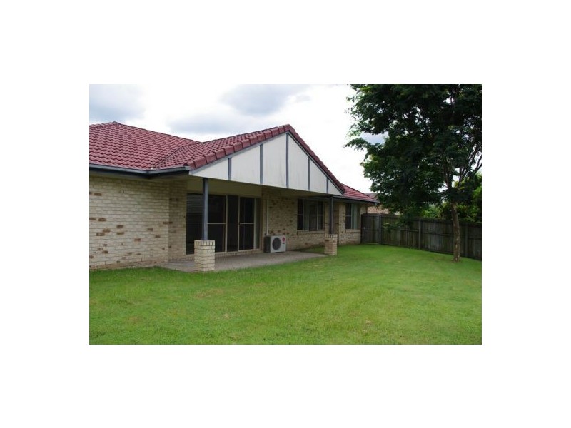 16 Derwent Place, Riverhills QLD 4074