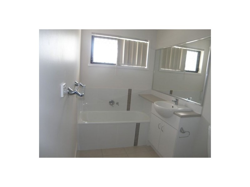 10/2 Sienna Street, Forest Lake QLD 4078