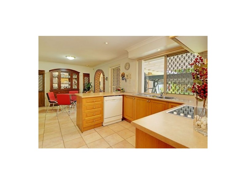 24/15 Abel Smith Crescent, Mount Ommaney QLD 4074