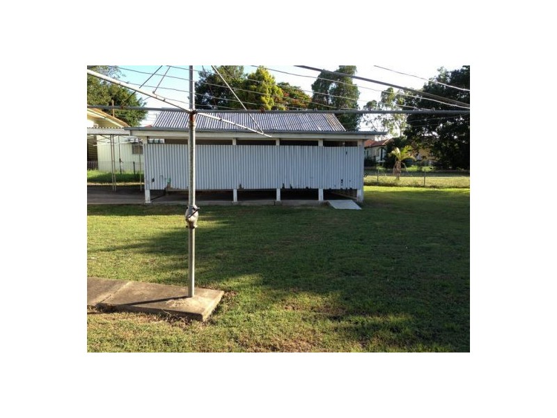 42 Alexandra St, North Booval QLD 4304