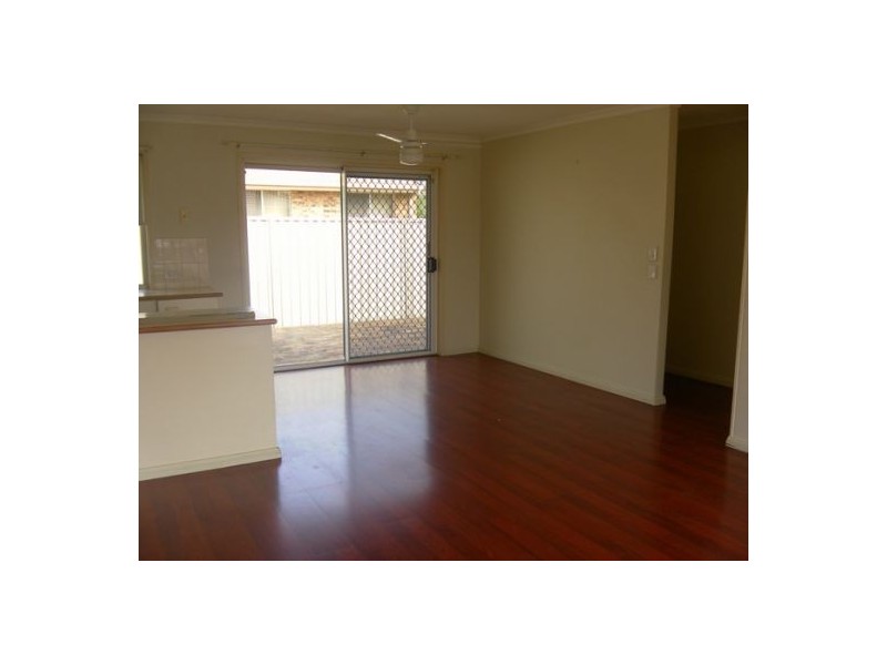 2/13 Broadfoot Drive, Goodna QLD 4300