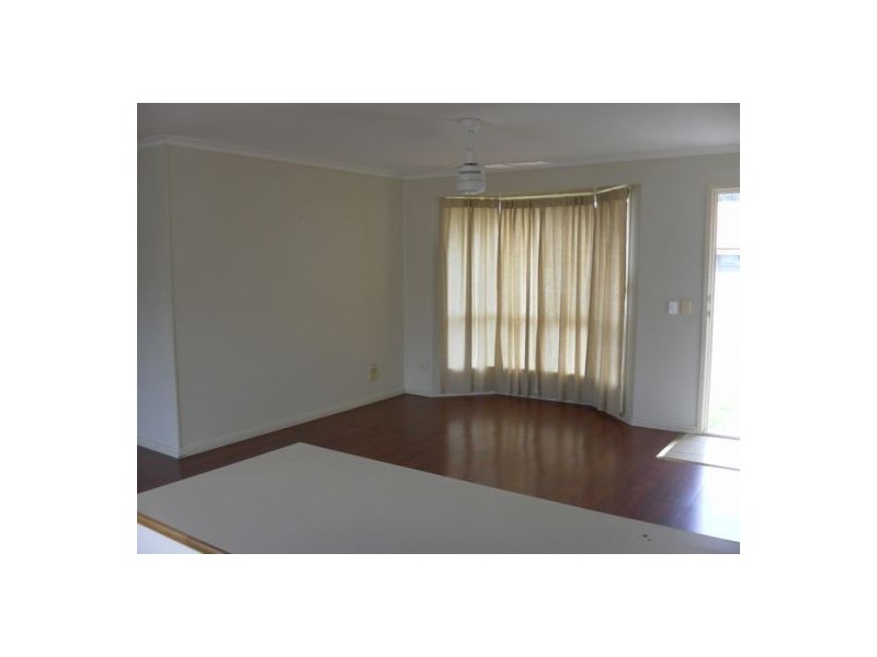 2/13 Broadfoot Drive, Goodna QLD 4300