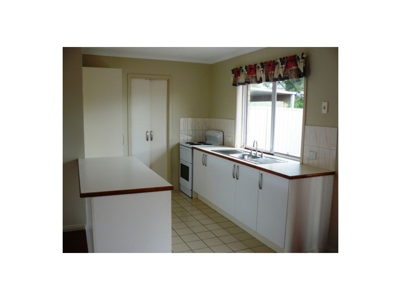 2/13 Broadfoot Drive, Goodna QLD 4300